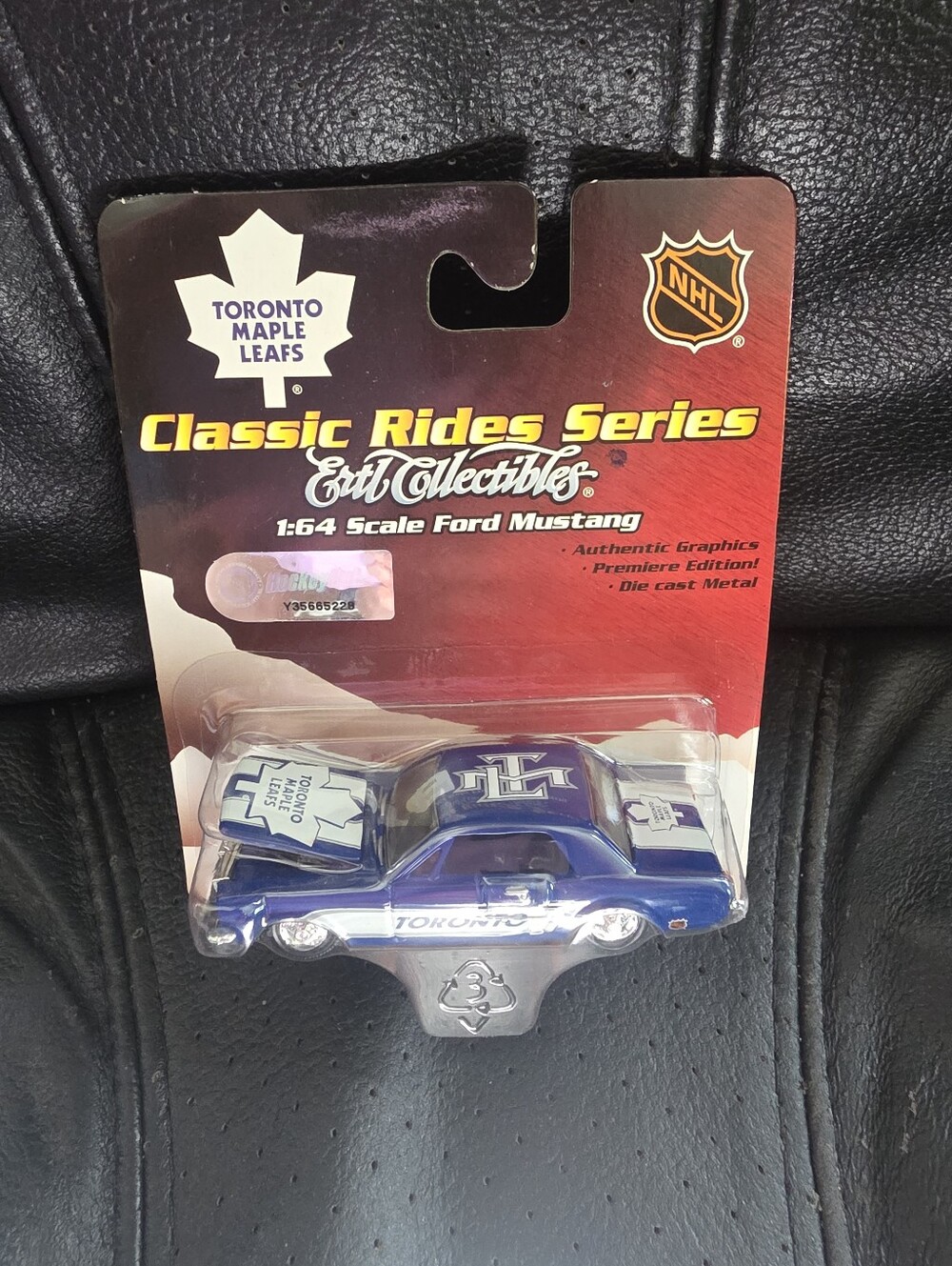 NHL Ertl Collectibles Classic Rides NHL Hockey - Toronto Maple Leafs